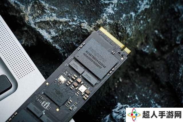 雷克沙ARES 8TB固态硬盘评测：超大容量，高性能存储新选择！
